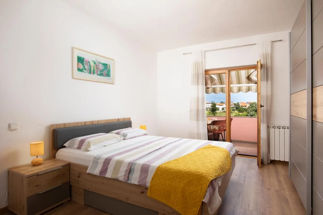 Sunny Apartment Valbandon Fažana