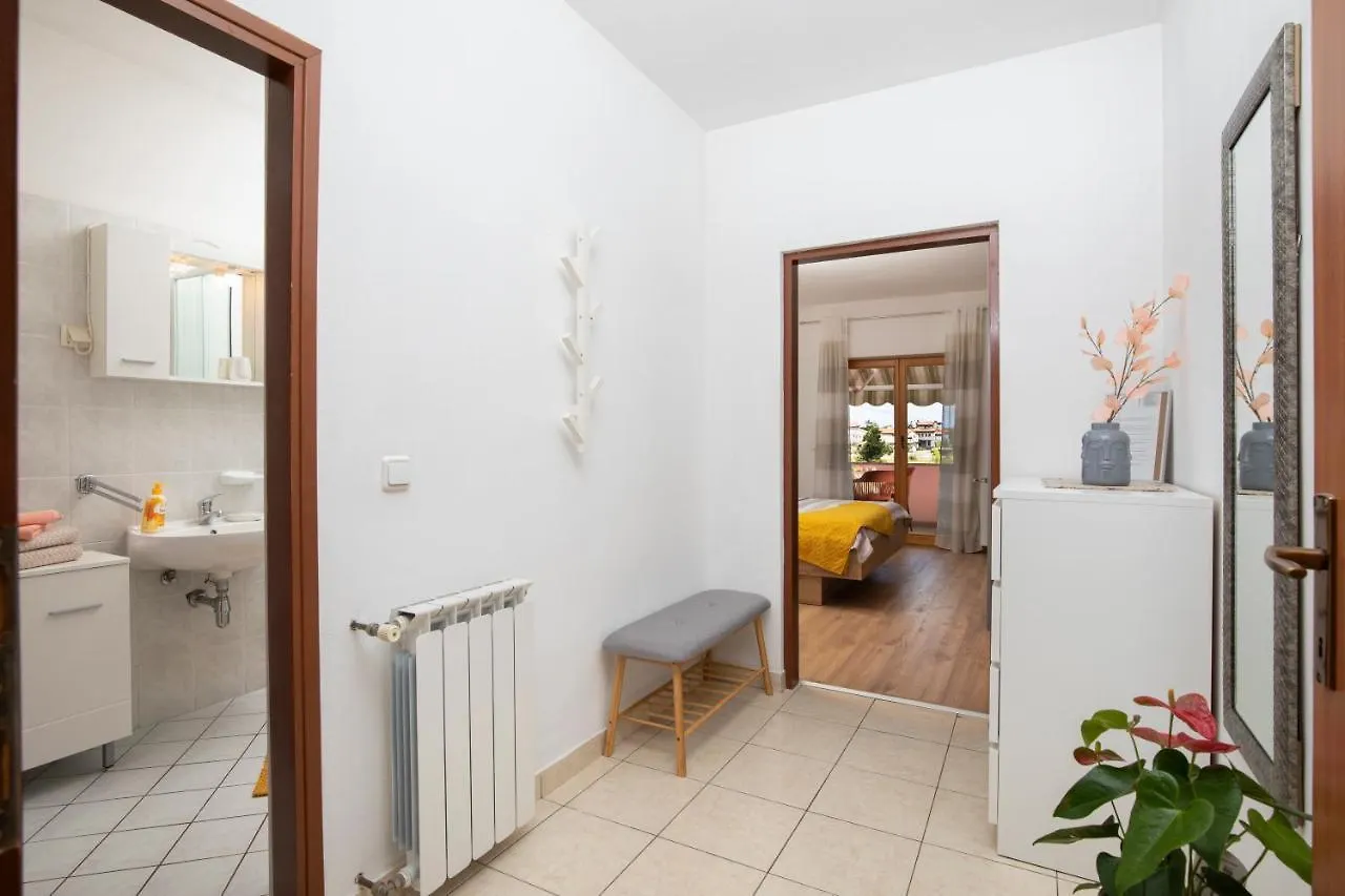Sunny Apartment Valbandon Fažana