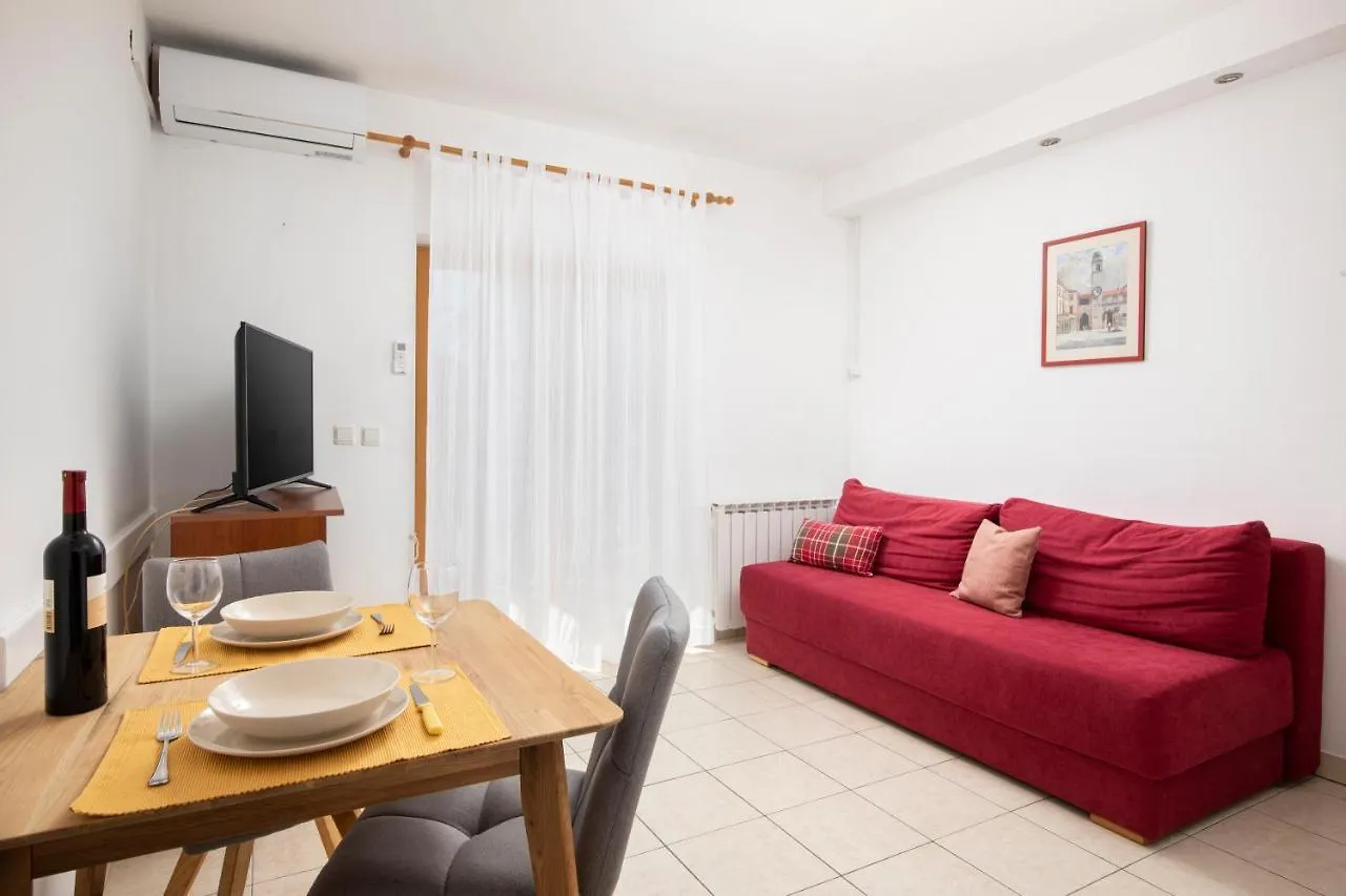 Sunny Apartment Valbandon Fažana Croazia