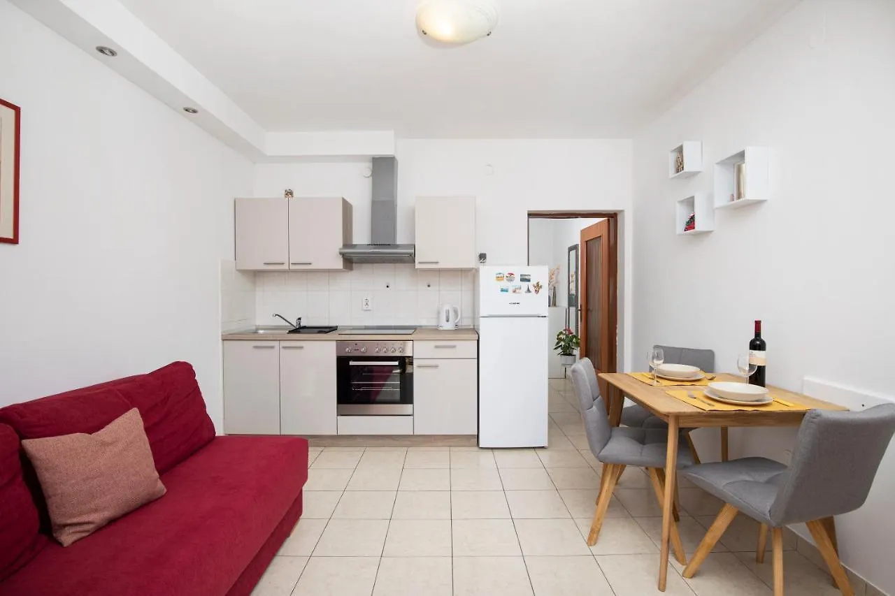 Sunny Apartment Valbandon Fažana