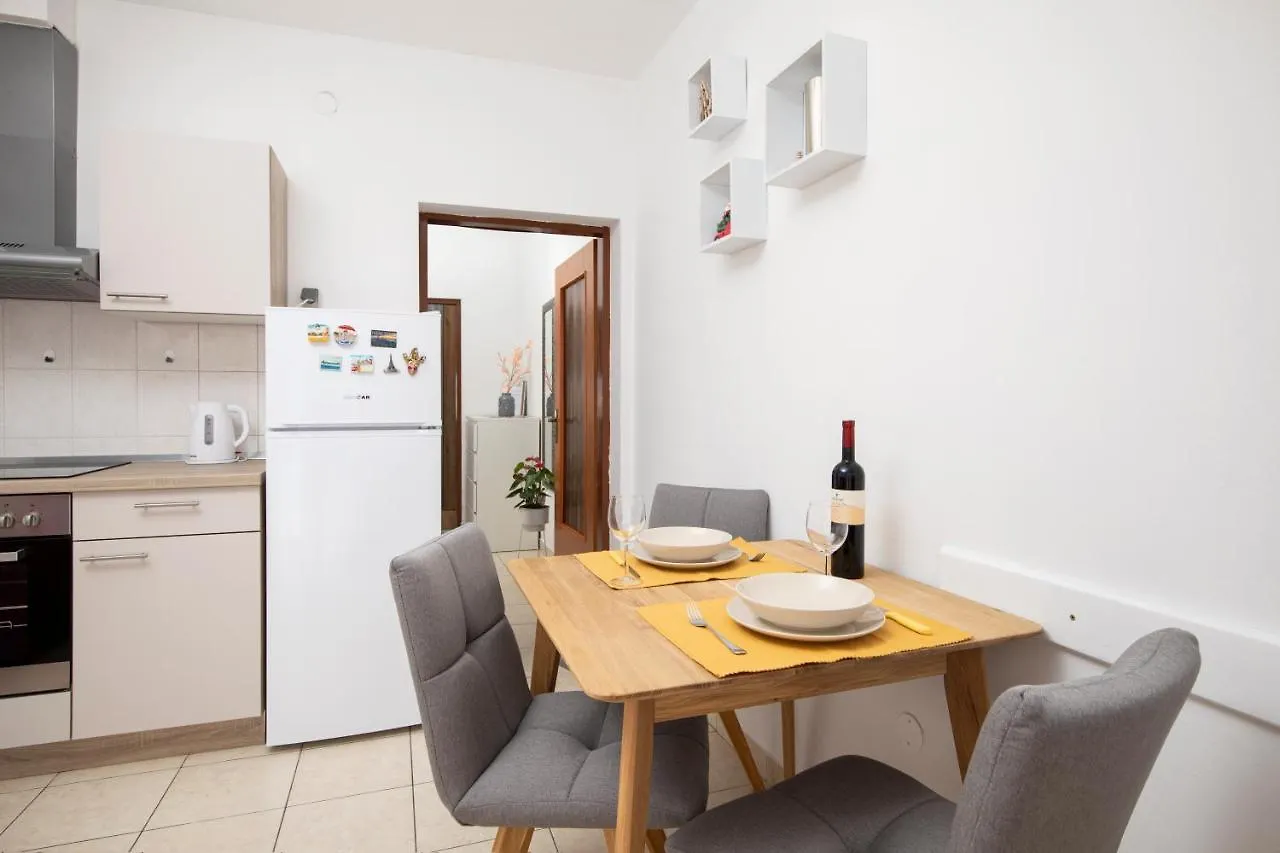 Sunny Apartment Valbandon Fazana