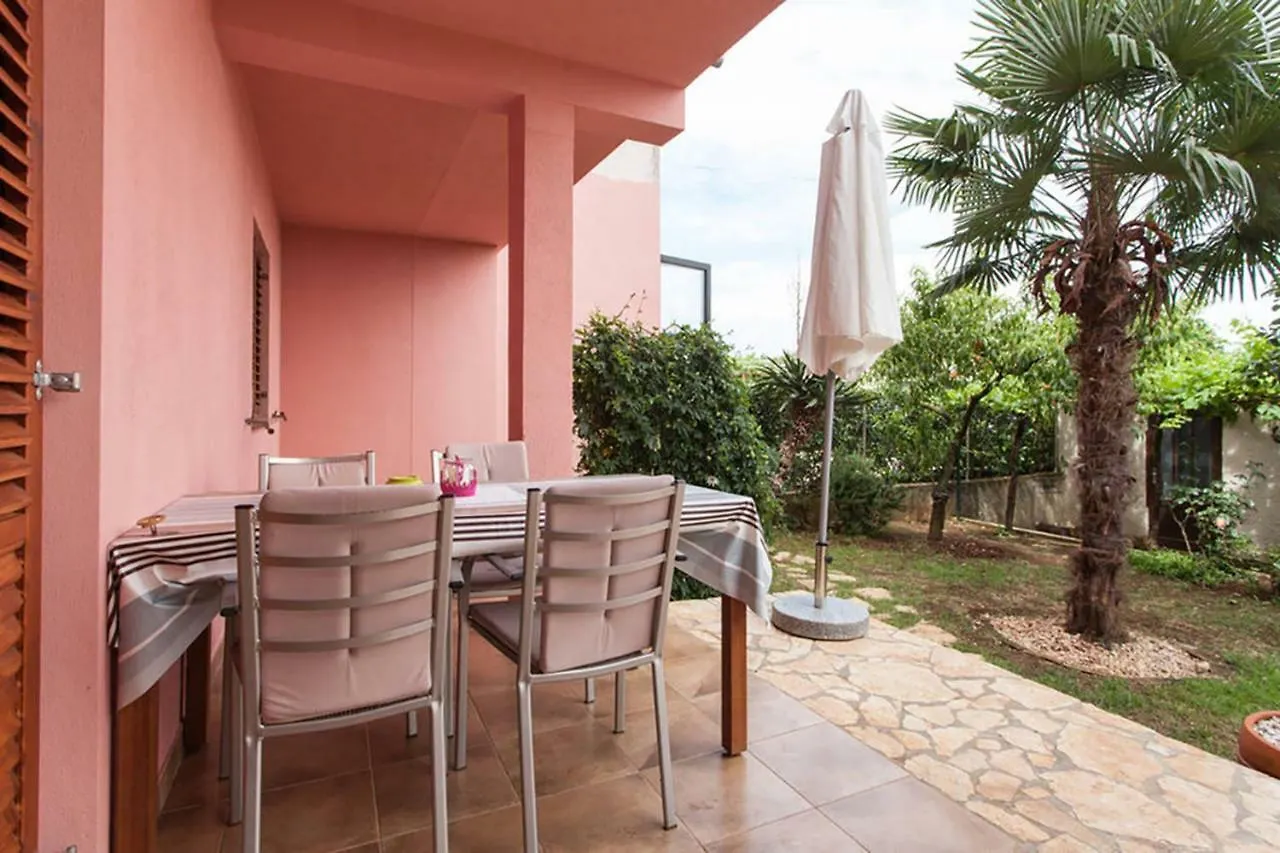 Sunny Apartment Valbandon Fažana
